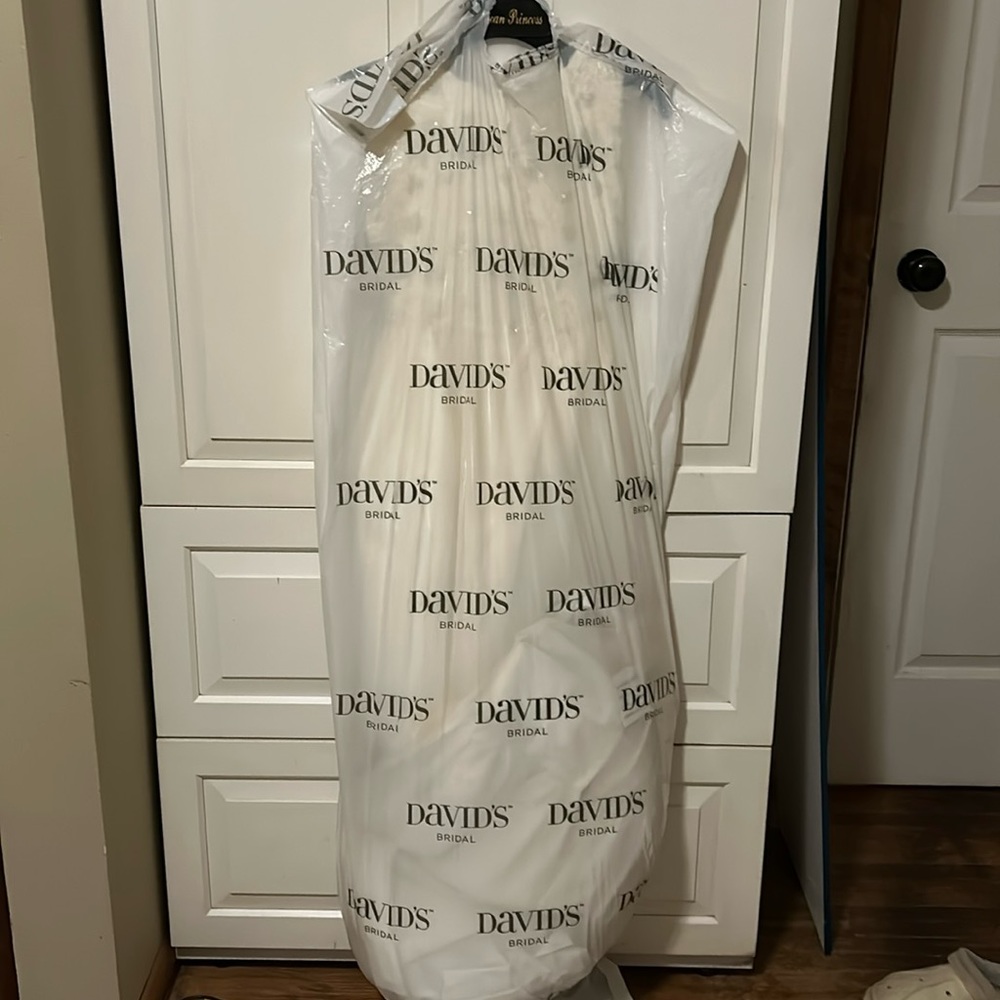 American Princess kids dress. Size 8 off white